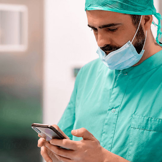 emergency doctor using docbuddy